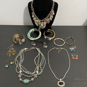 13 Piece Jewelry Lot Necklaces Bracelets Earrings